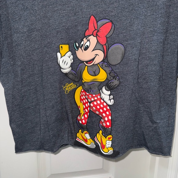 Super Fresh Clothes Minnie Mouse Selfie Crop Tee – Size M (Charcoal Gray) - Picture 2 of 4